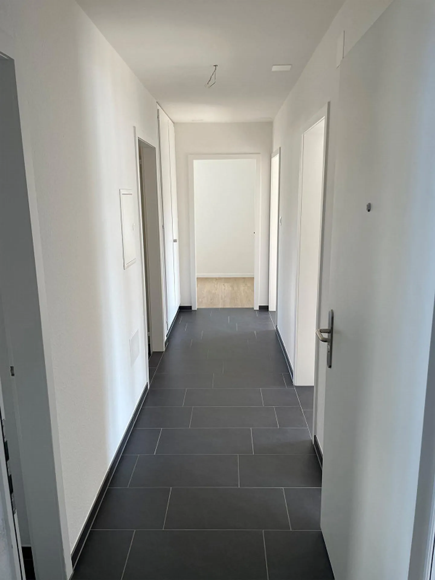 Appartamento moderno luminoso di 4,5 stanze - Foto 7 di 10