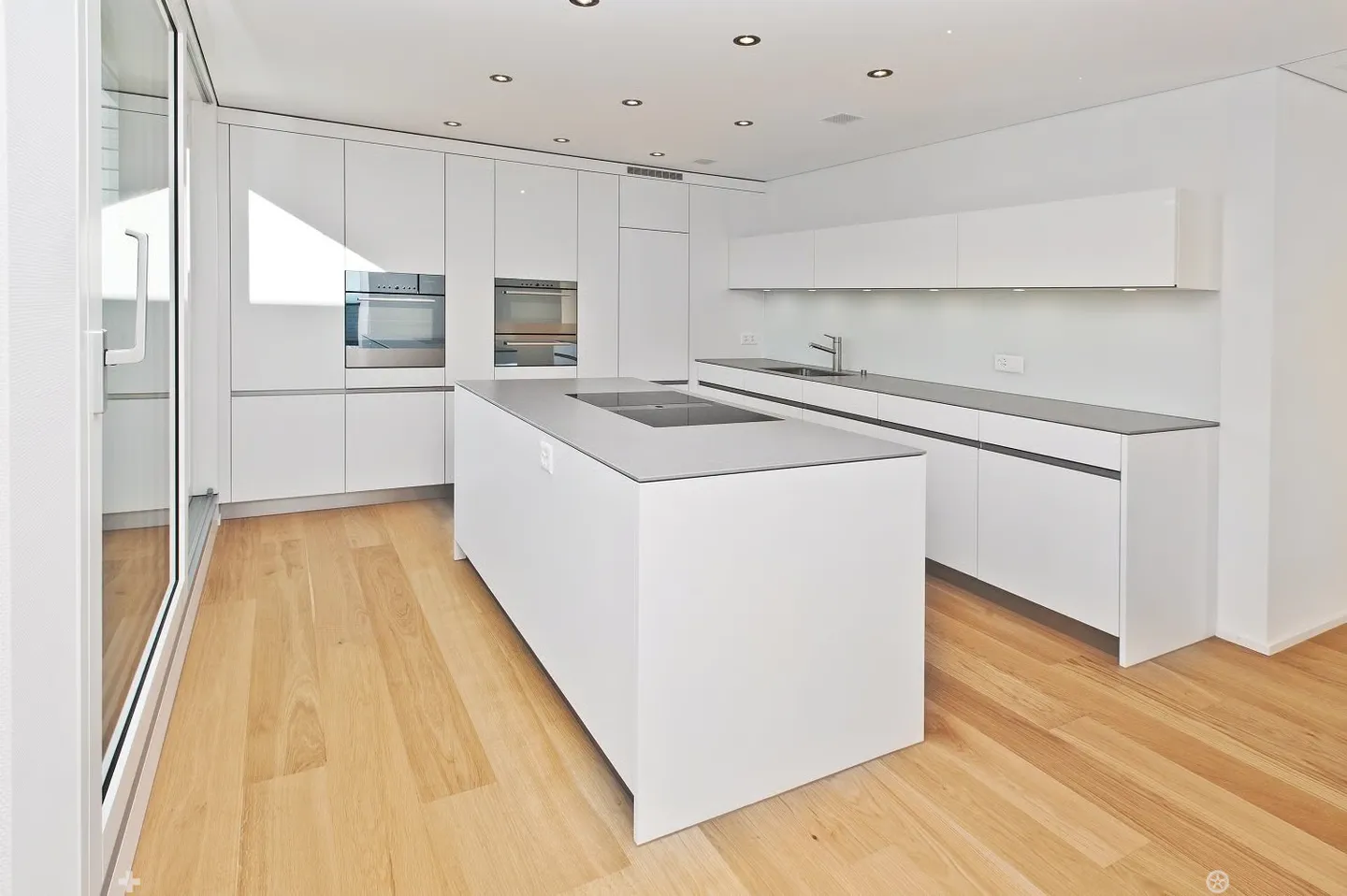 Appartement penthouse exclusif avec trois terrasses et vue imprenable - Photo 2 sur 9
