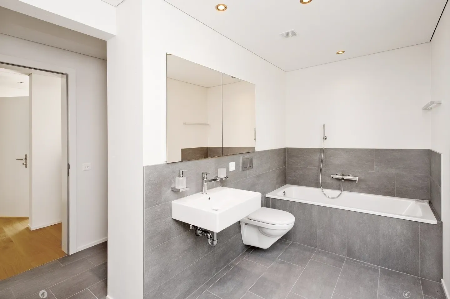 Appartement penthouse exclusif avec trois terrasses et vue imprenable - Photo 4 sur 9