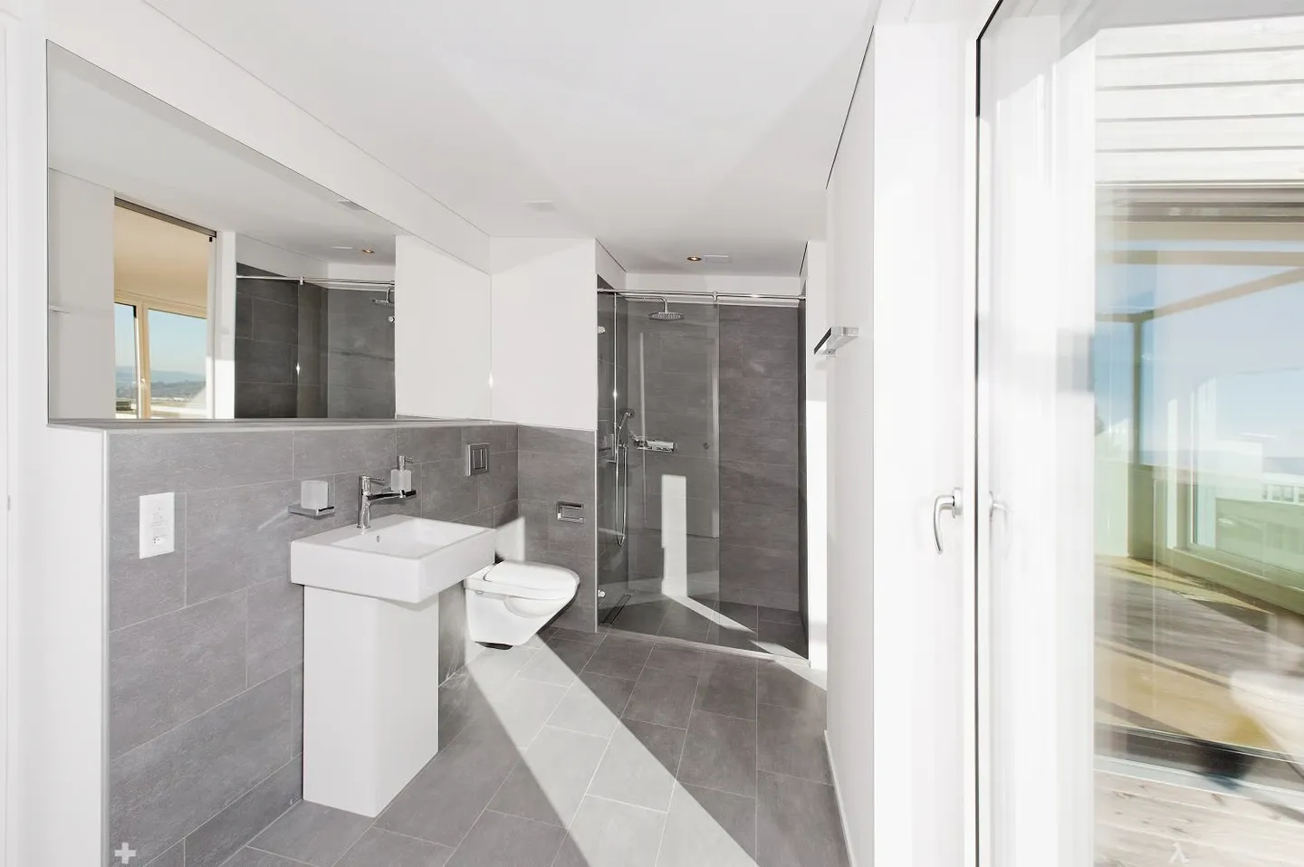 Appartement penthouse exclusif avec trois terrasses et vue imprenable - Photo 5 sur 9