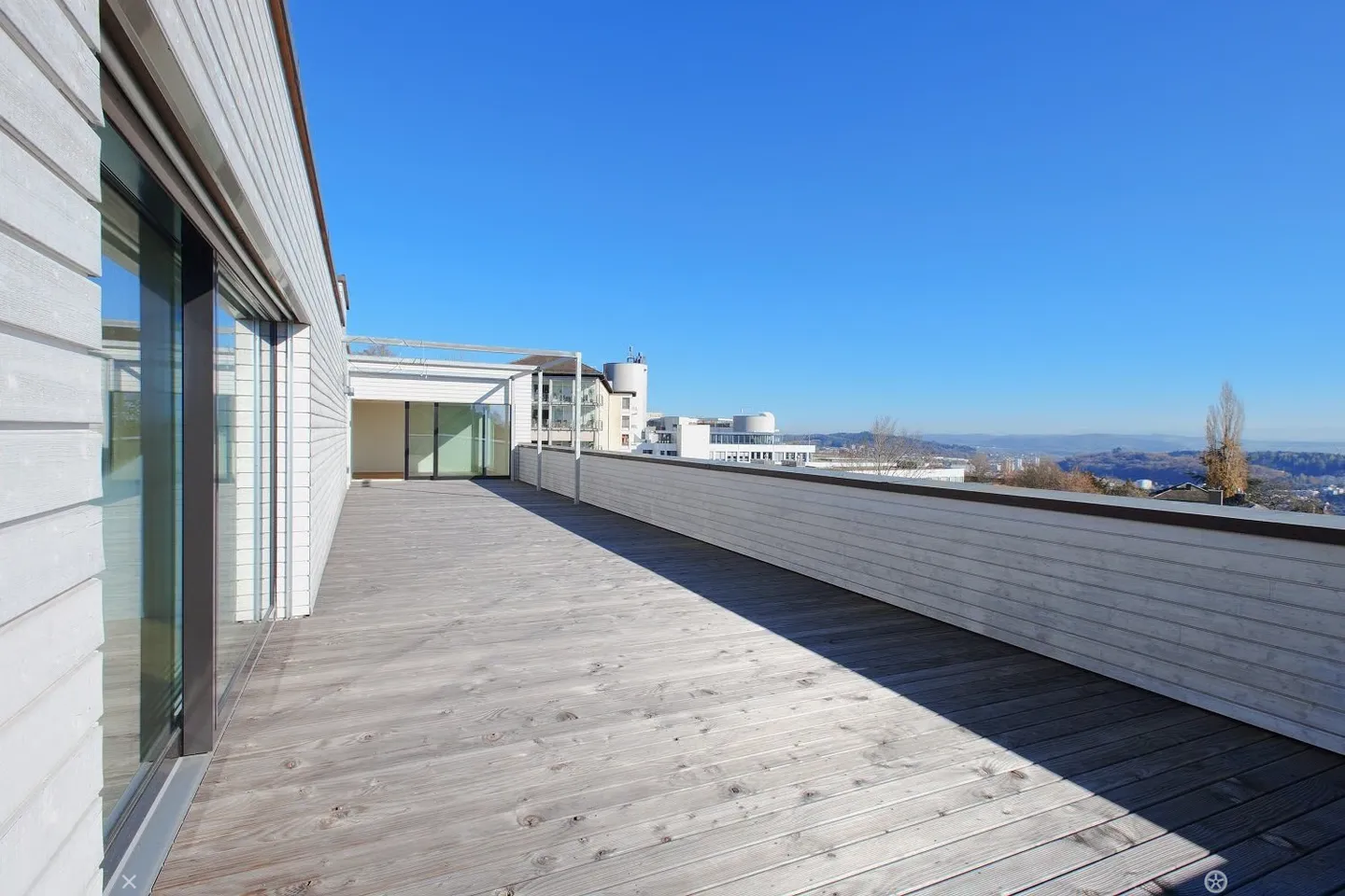 Appartement penthouse exclusif avec trois terrasses et vue imprenable - Photo 6 sur 9
