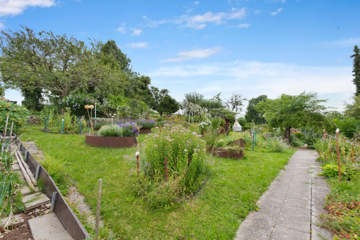Maisonette attico nel verde con vista sul lago di Pfäffikon e sulle Alpi - Foto 4 di 12