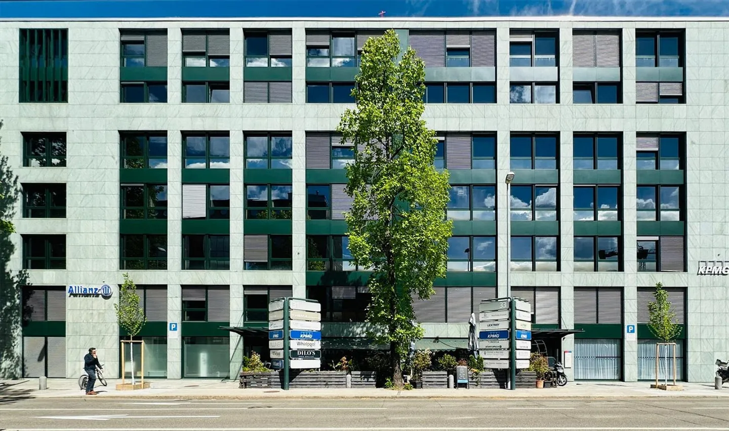 Bien à louer disponible immédiatement dans un emplacement central, bureaux de 198m2 - Photo 11 sur 12