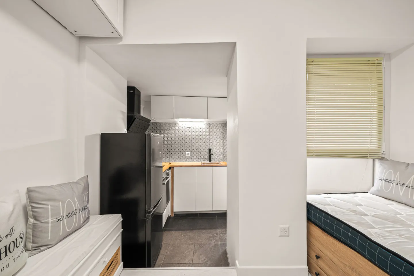 Charmantes renoviertes Studio - Möbliert verkauft - Foto 2 von 5