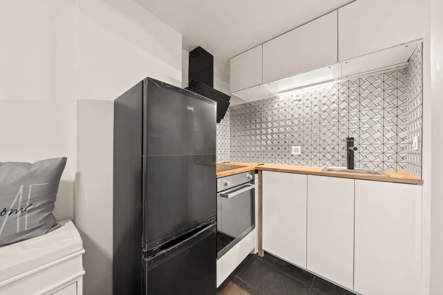 Charmantes renoviertes Studio - Möbliert verkauft - Foto 3 von 5