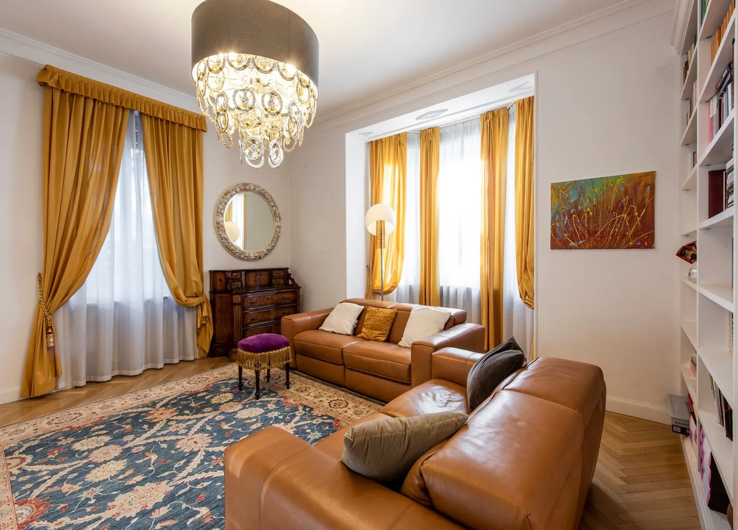 Prestigiosa Villa im Liberty-Stil in gut erschlossener Lage - Foto 2 von 8