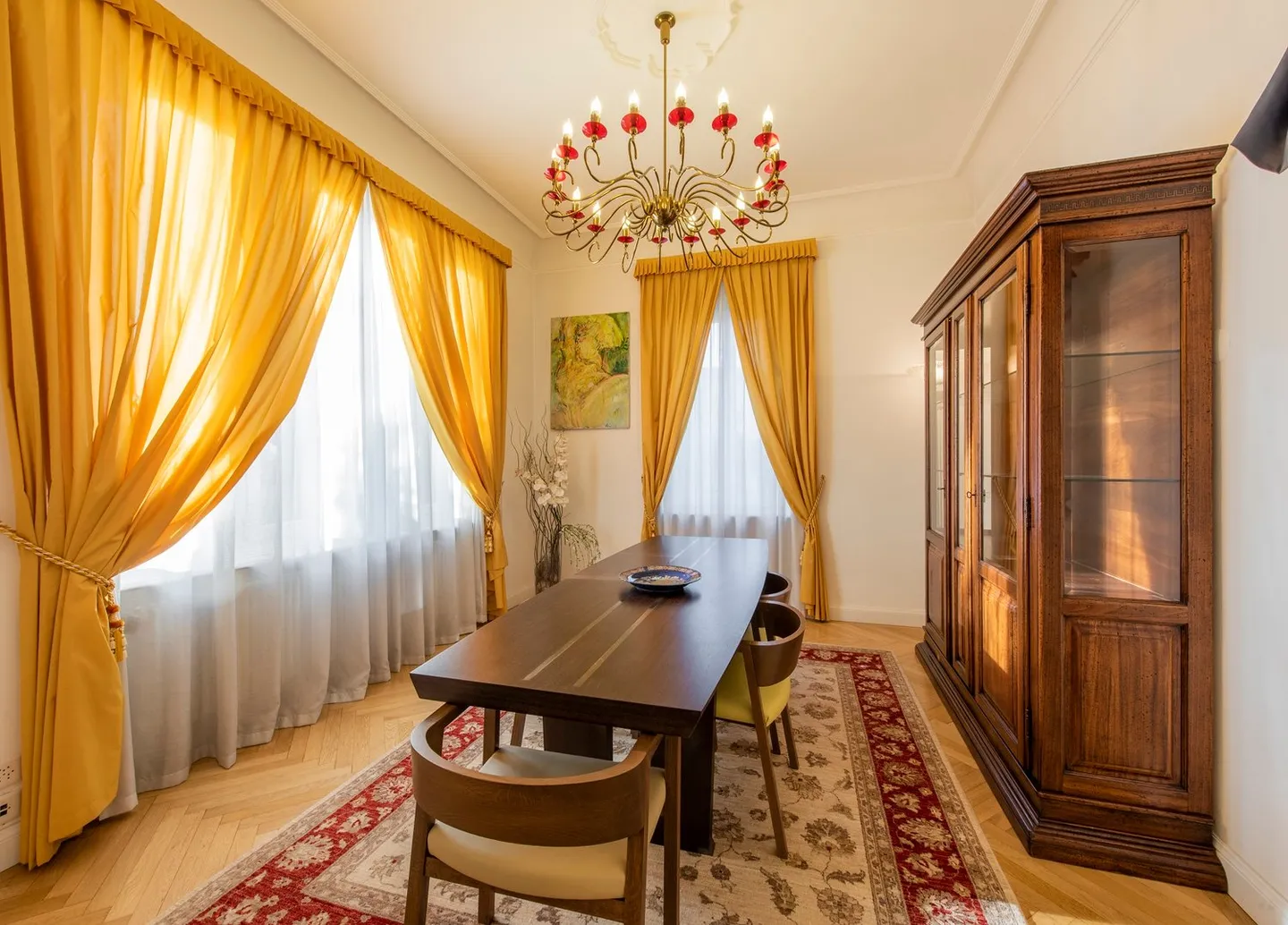 Prestigiosa Villa im Liberty-Stil in gut erschlossener Lage - Foto 3 von 8