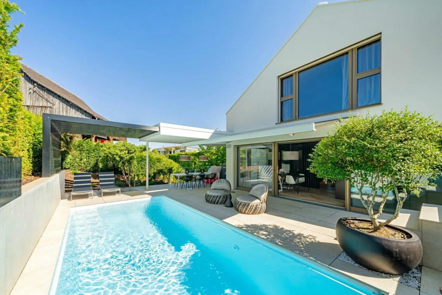 A House - Many Highlights: Villa with Pool, Spa and Lift - Photo 1 of 11