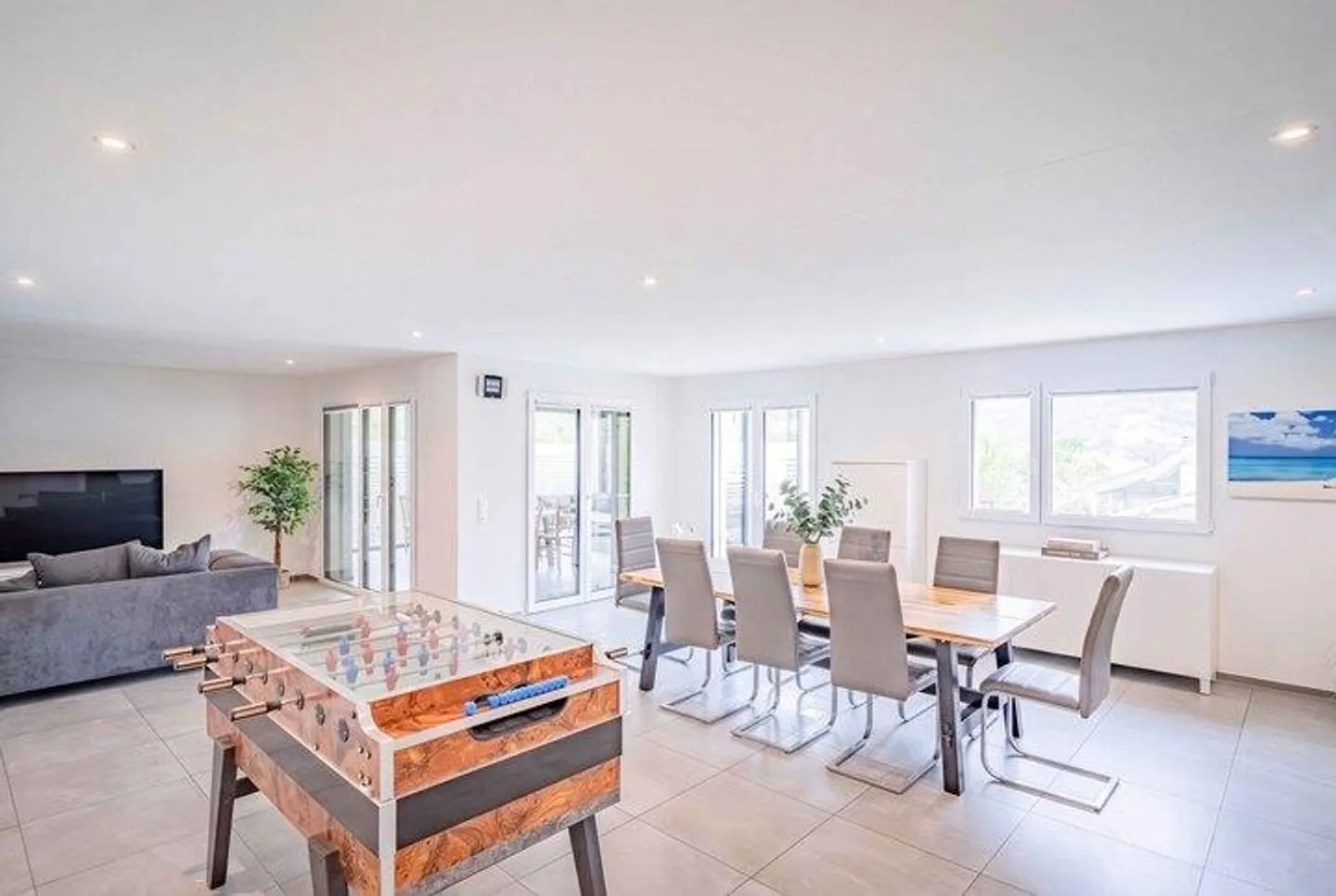 MERVEILLE SPACIEUSE QUASI NEUVE AVEC 219 M² DE SURFACE HABITABLE - Photo 3 sur 8