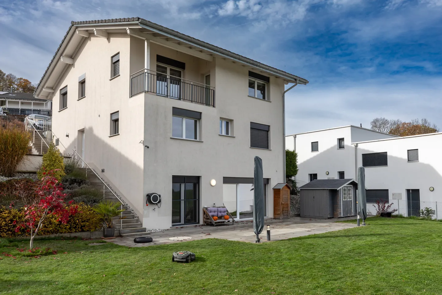 Villa de 6.5 pièces avec appartement de 2.5 pièces (loué)  - Photo 1 sur 17