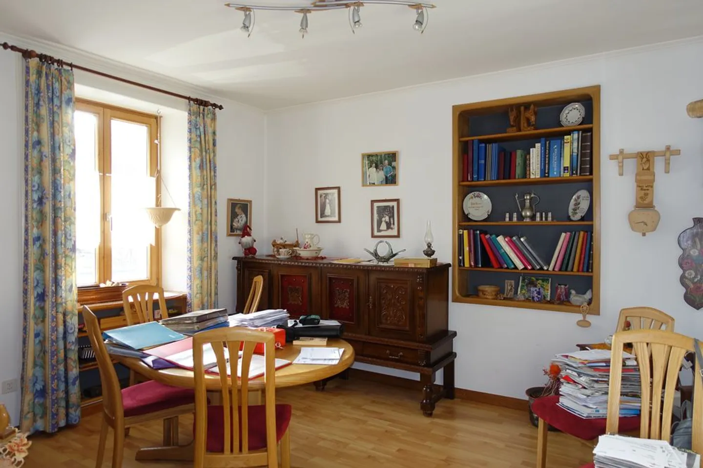 Maison familiale avec jardin - Photo 2 sur 16