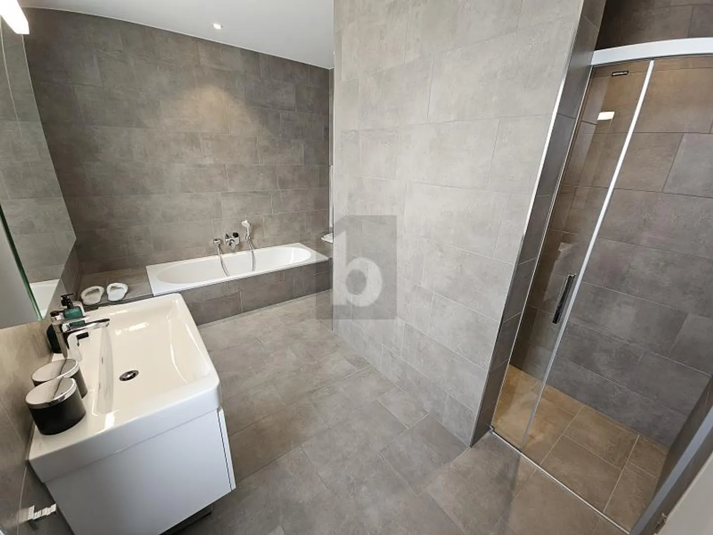 Modernes Attika mit grosser Terrasse - Foto 4 von 6