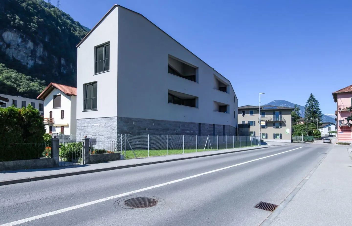 VENDESI GRAZIOSO APPARTAMENTO 3.5 LOCALI - LODRINO - Foto 1 di 13