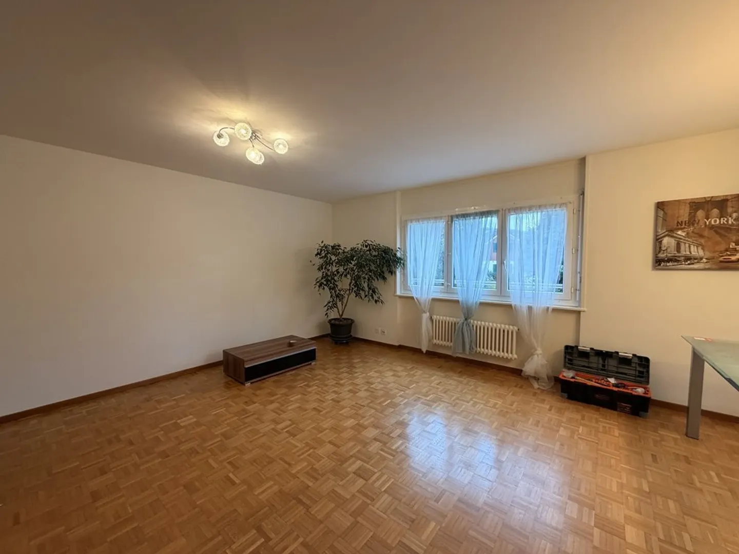 Appartement spacieux avec balcons - Photo 2 sur 4