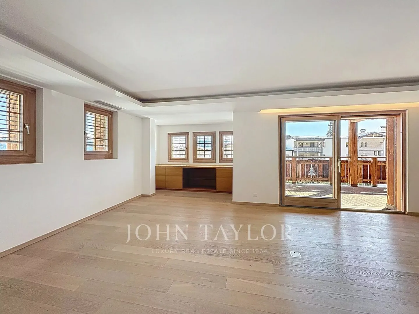 4-Zimmer-Wohnung 1/2 SÜD-OST im Zentrum der Montana-Station - Aussicht, großer Balkon, Innenparkplatz - Foto 2 von 11