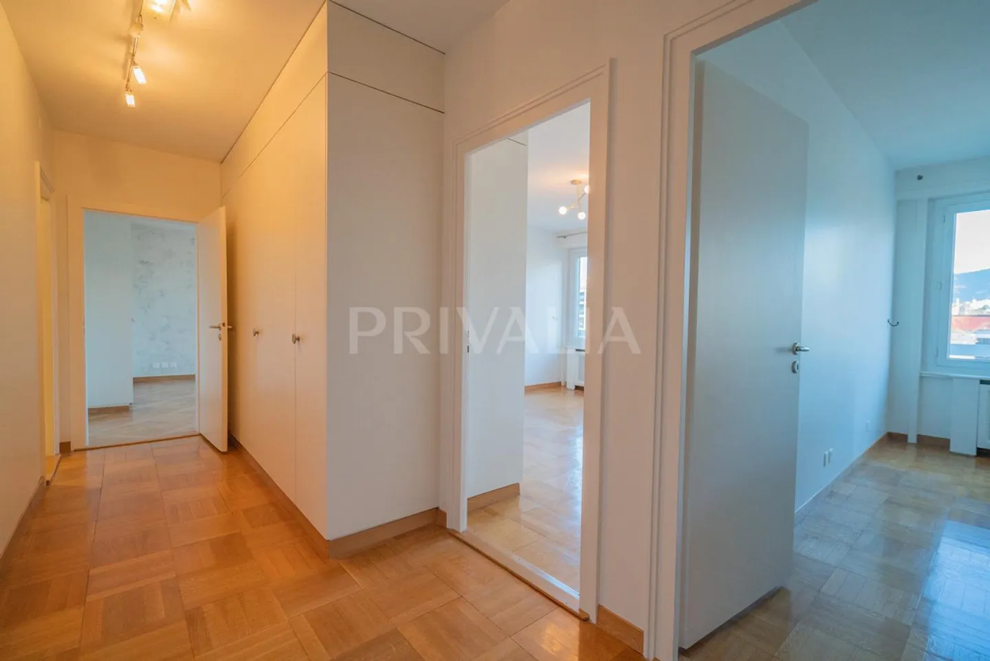 Magnifica Appartamento Passante in un Ambiente Verde nel Cuore di Florissant - Foto 8 di 10