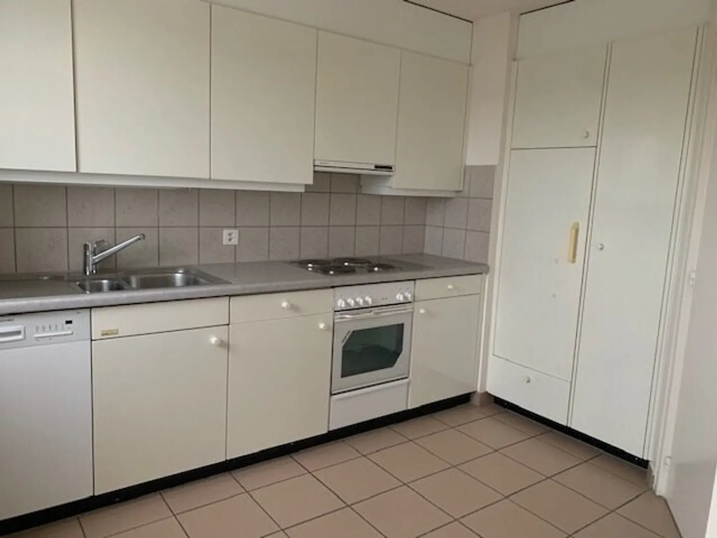 Bell'appartamento di 3 stanze - Foto 4 di 8