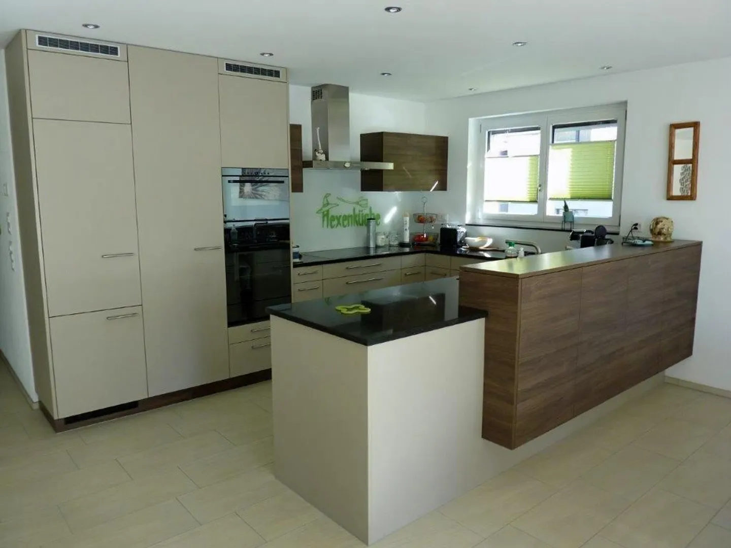 Appartamento attraente di 4 1/2 stanze in una posizione tranquilla e soleggiata - Foto 2 di 10