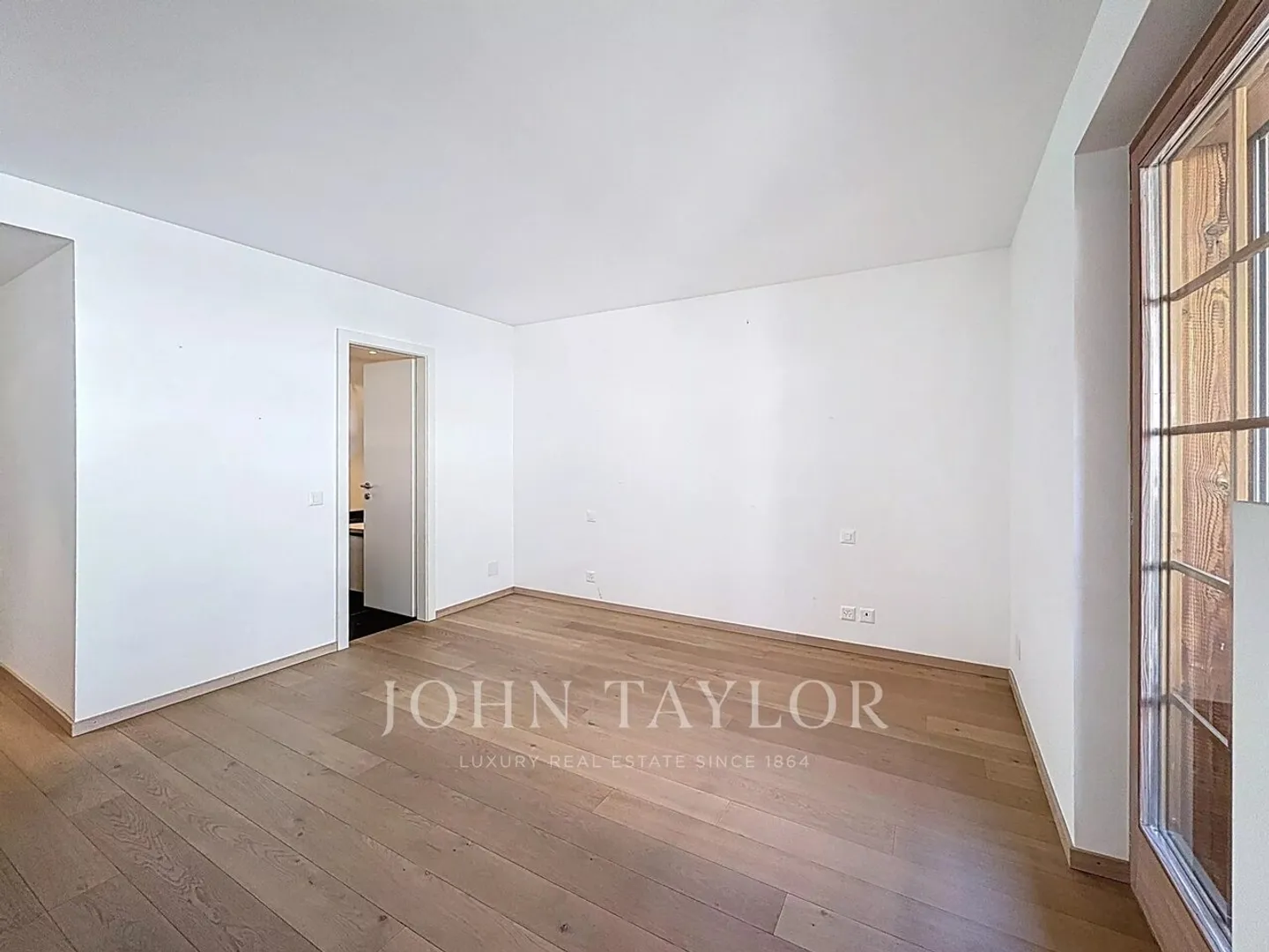 4-Zimmer-Wohnung 1/2 SÜD-OST im Zentrum der Montana-Station - Aussicht, großer Balkon, Innenparkplatz - Foto 6 von 11