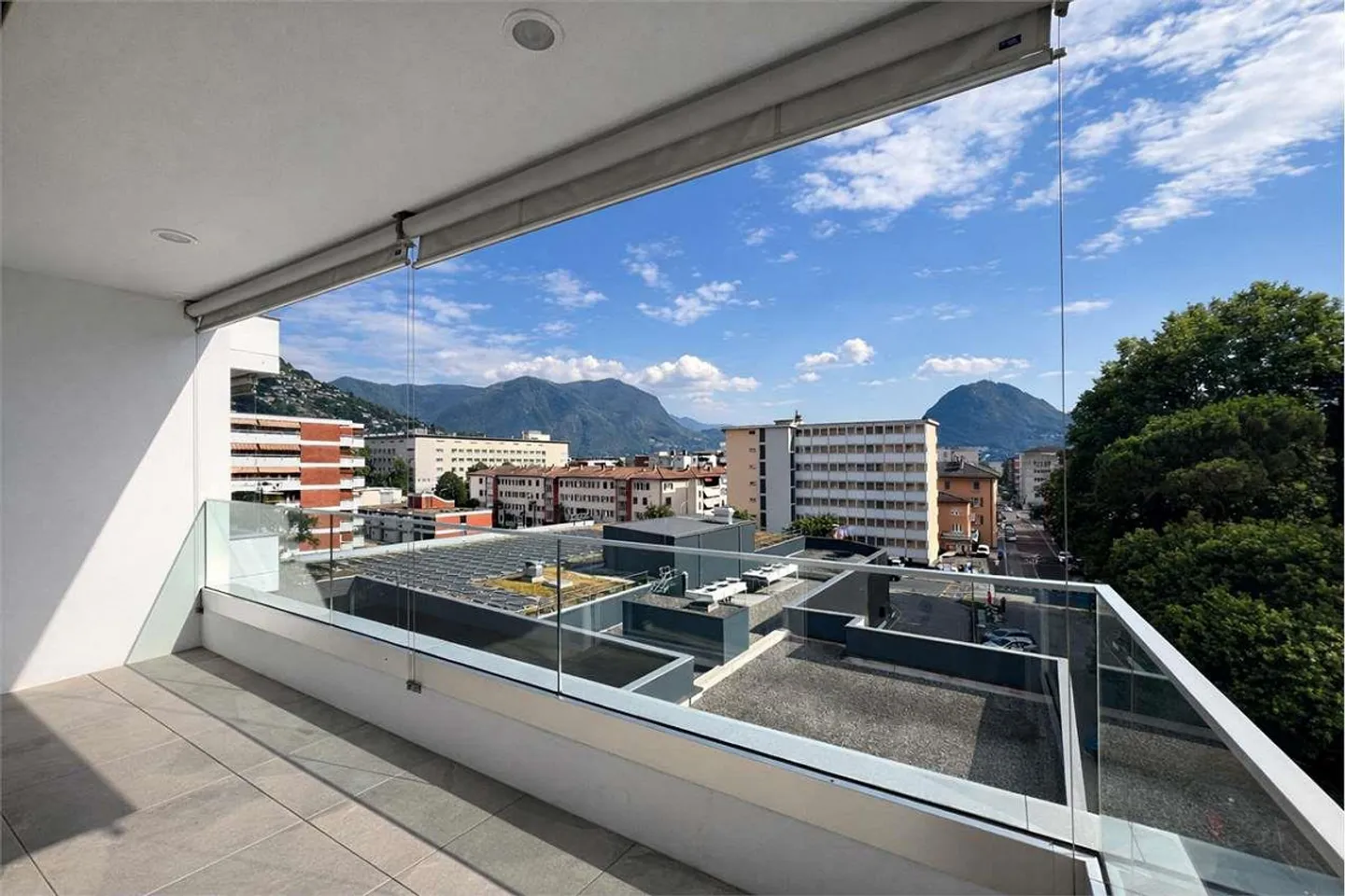 Appartamento moderno con due camere da letto e due bagni - Posizione strategica a Molino Nuovo - Foto 2 di 13