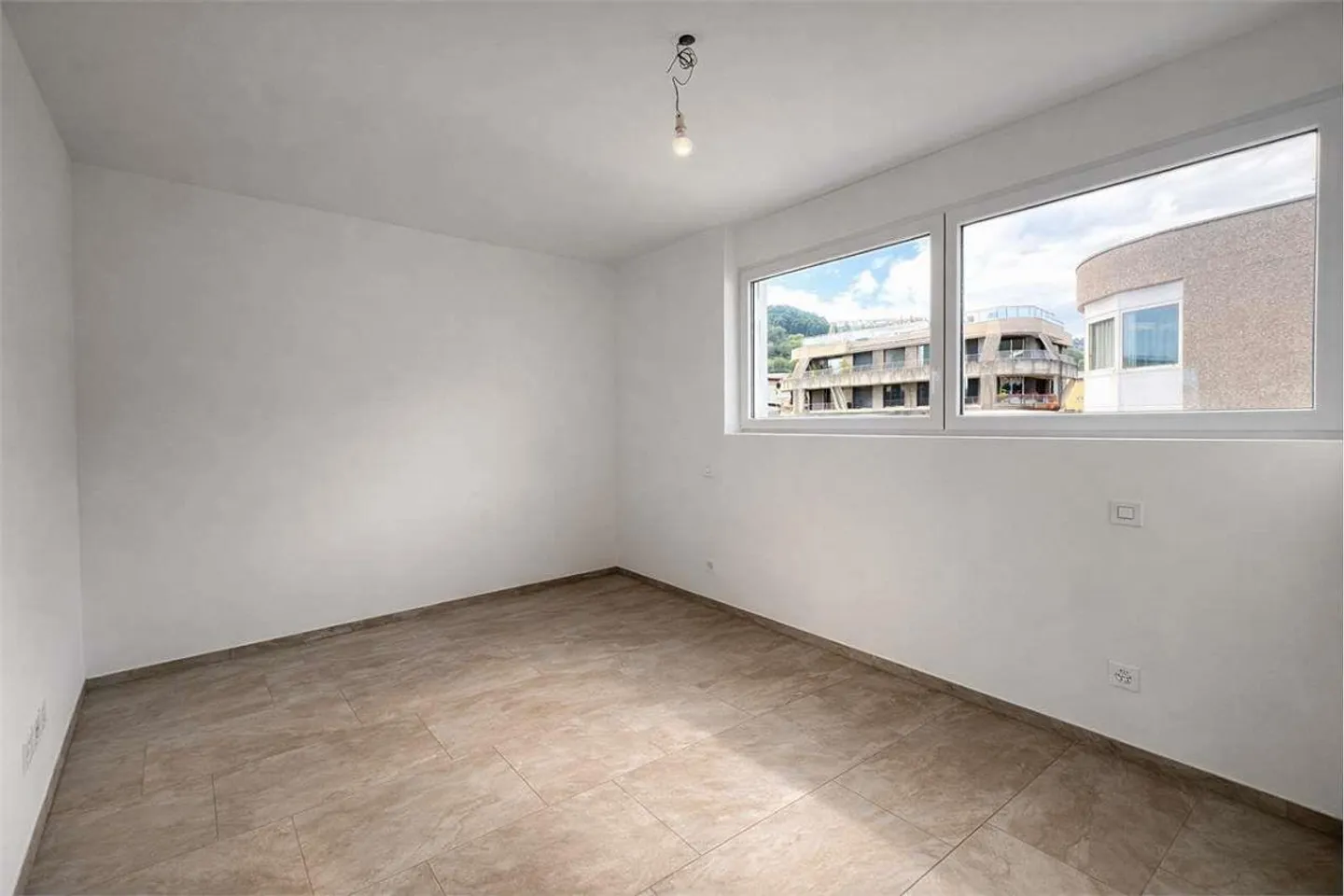 Appartamento moderno con due camere da letto e due bagni - Posizione strategica a Molino Nuovo - Foto 5 di 13