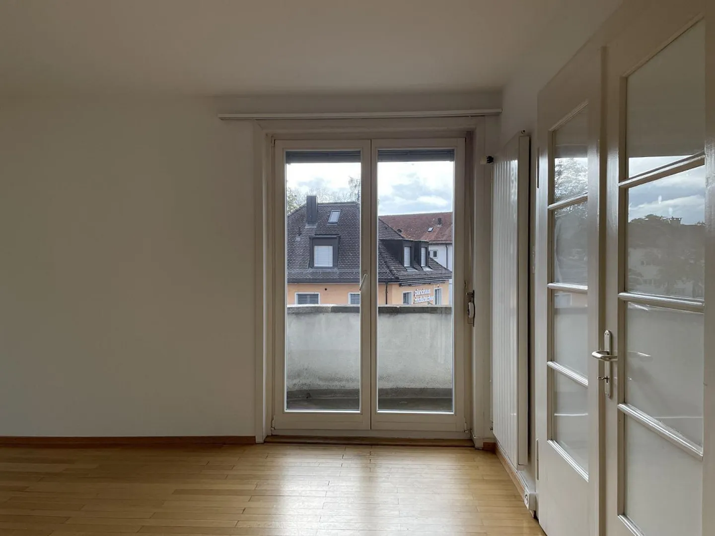 Charmante 3-Zimmer-Dachgeschosswohnung mit zwei Balkonen - Foto 4 von 9