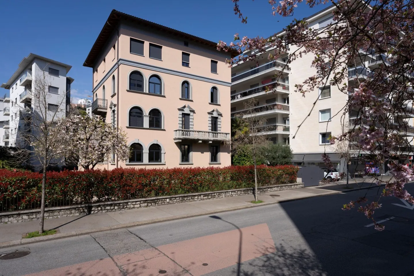 Apartment for rent on the raised ground floor - Photo 1 of 12