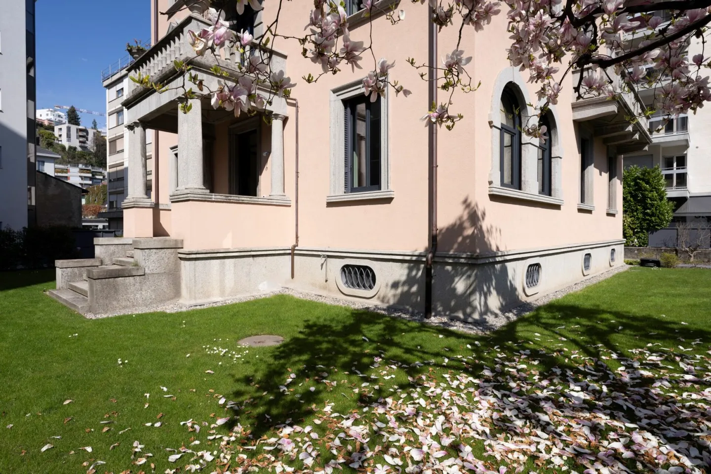 Apartment for rent on the raised ground floor - Photo 2 of 12