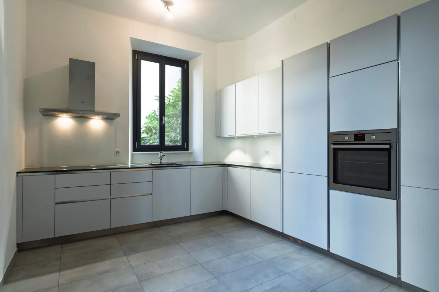 Apartment for rent on the raised ground floor - Photo 5 of 12