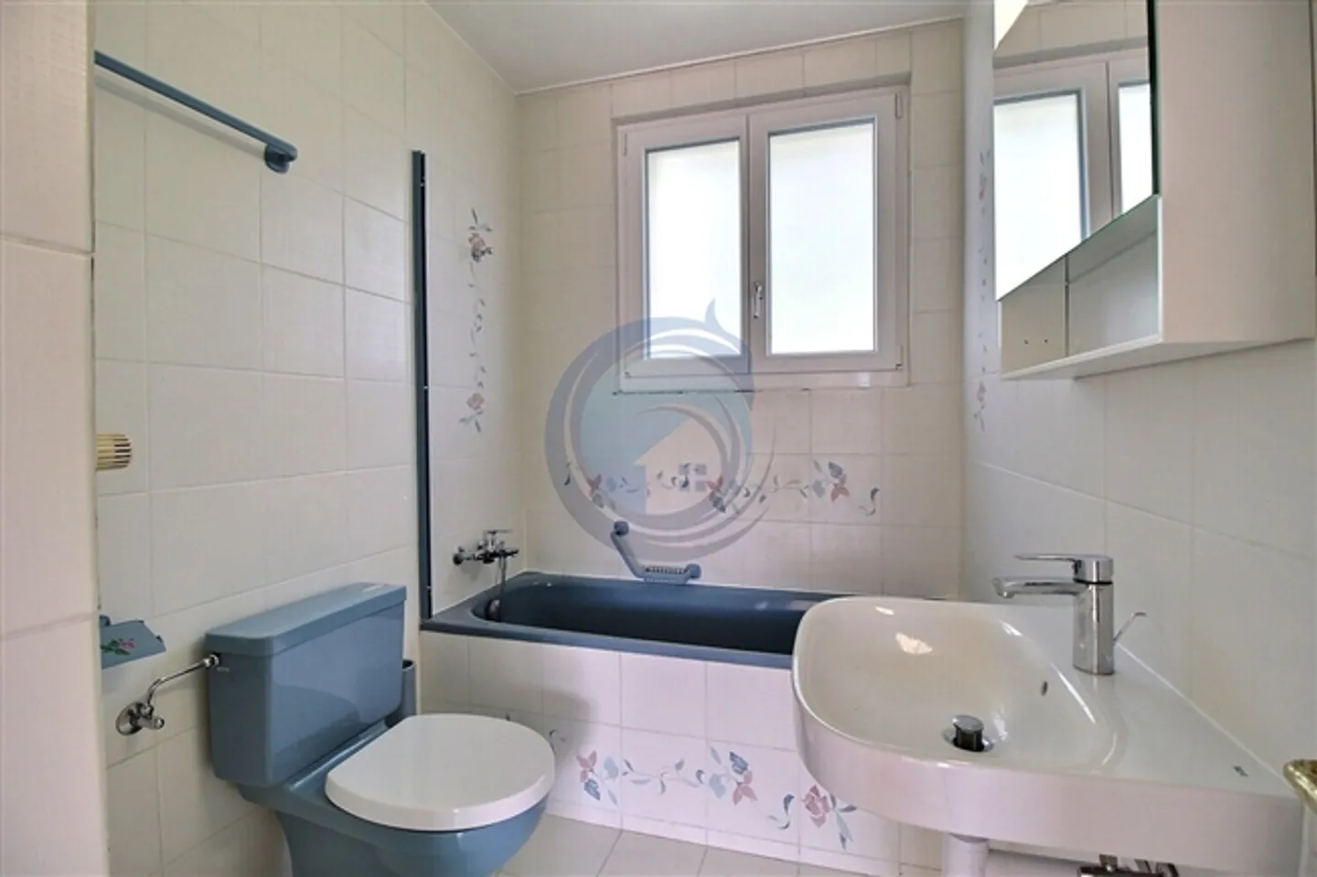 APPARTAMENTO 3,5 STANZE CON BALCONE E VISTA SUL LAGO - Foto 8 di 13