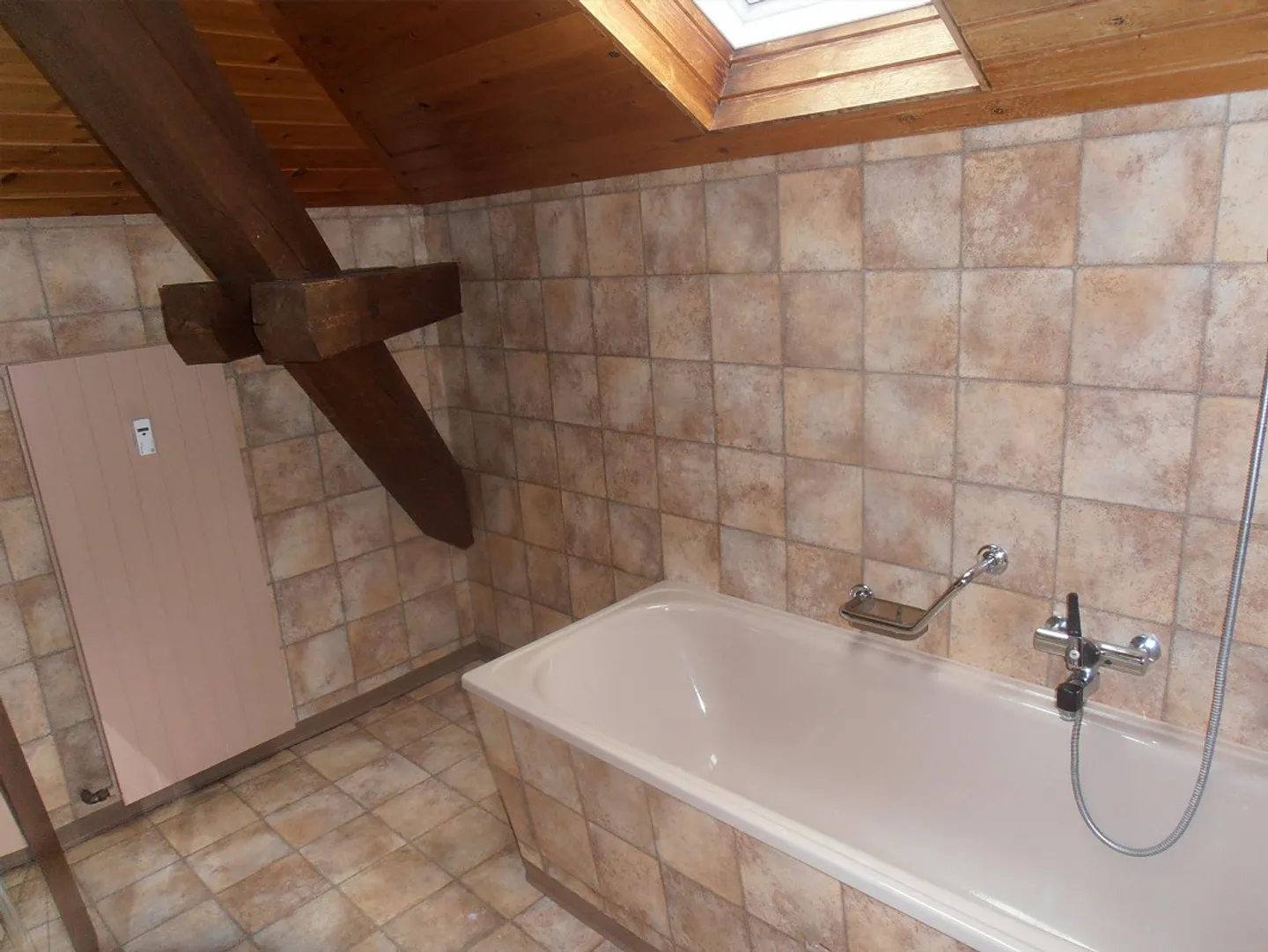 2 1/2 Room Apartment in a Quiet Central Location - Photo 3 of 7
