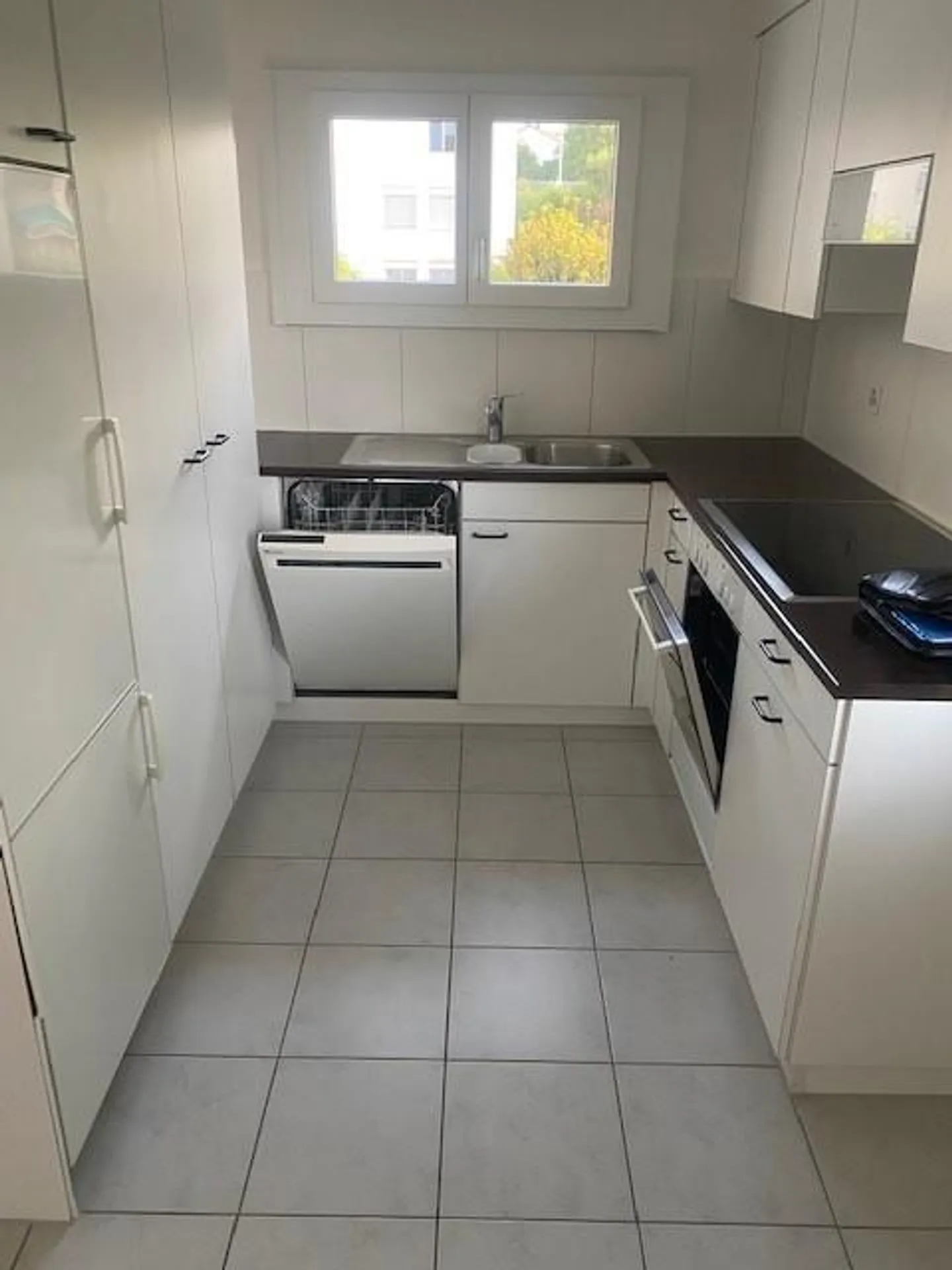 Living in a central location - Photo 2 of 12