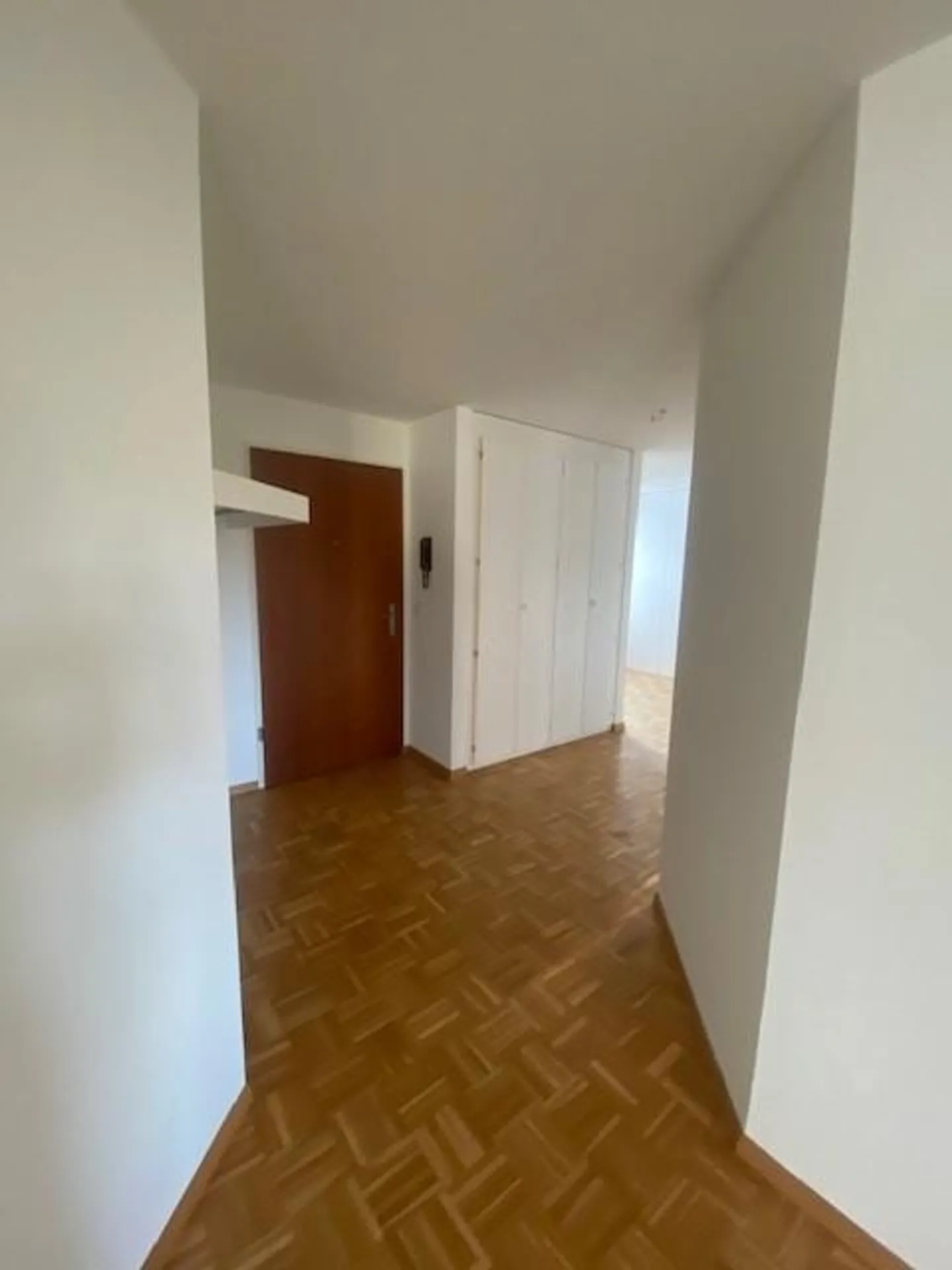 Living in a central location - Photo 4 of 12