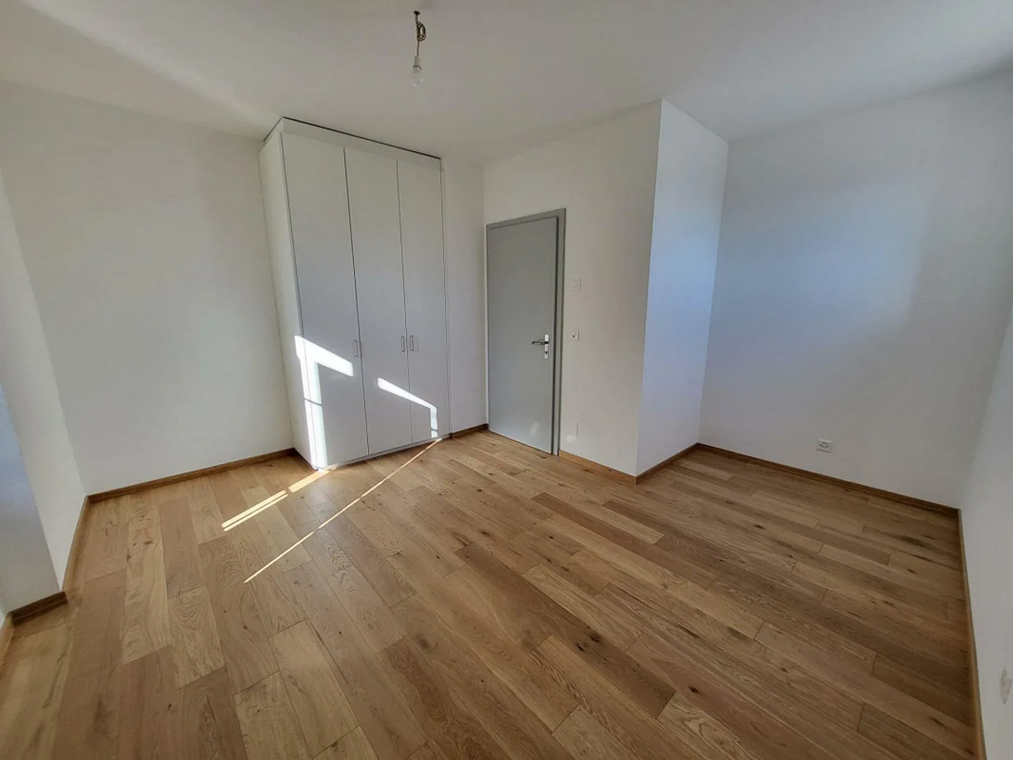 Magnifique duplex entièrement rénové avec grand balcon - Photo 8 of 12