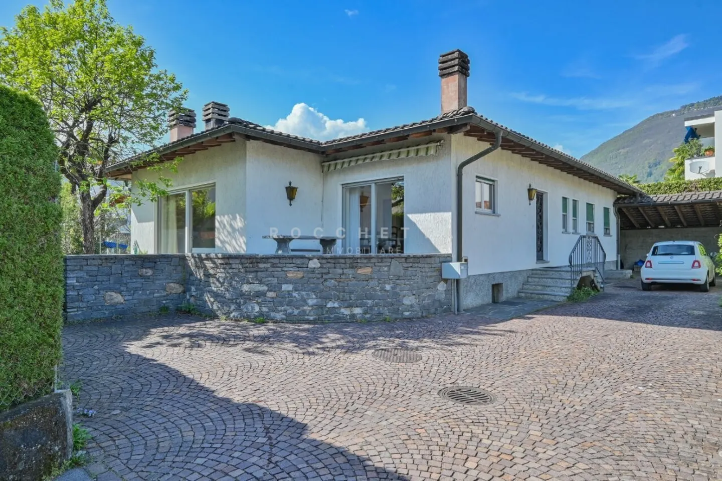 Mittelmeer-Villa mit Potenzial in begehrter und sehr ruhiger Lage - Foto 1 von 11