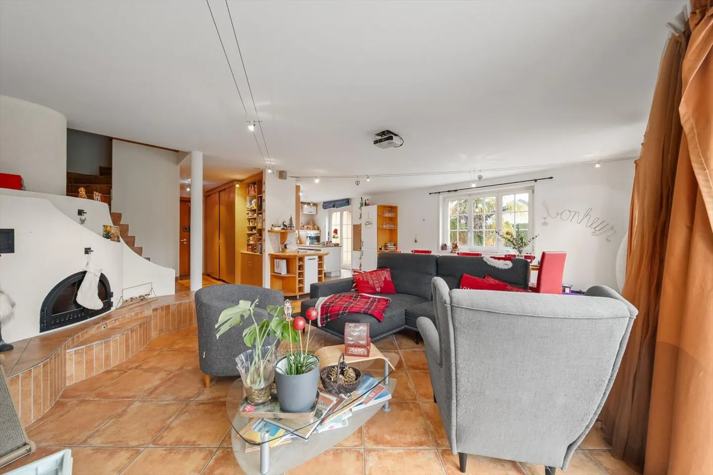 Großzügige und schöne Villa in gutem Zustand mit einer begehrten Lage - Foto 3 von 13