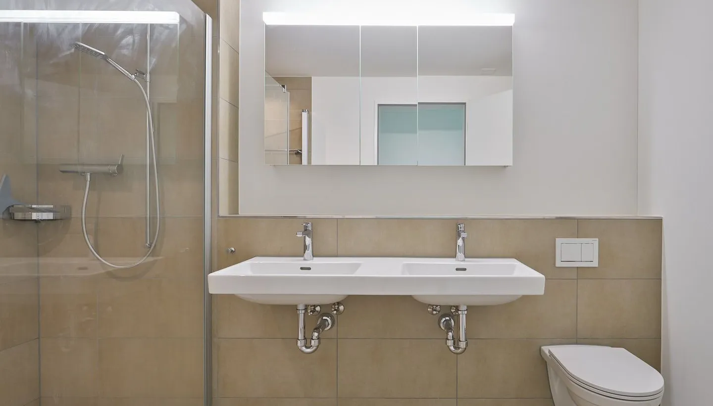 Helle 3 1/2-Zimmerwohnung im schönen Urnerland - Foto 9 von 14