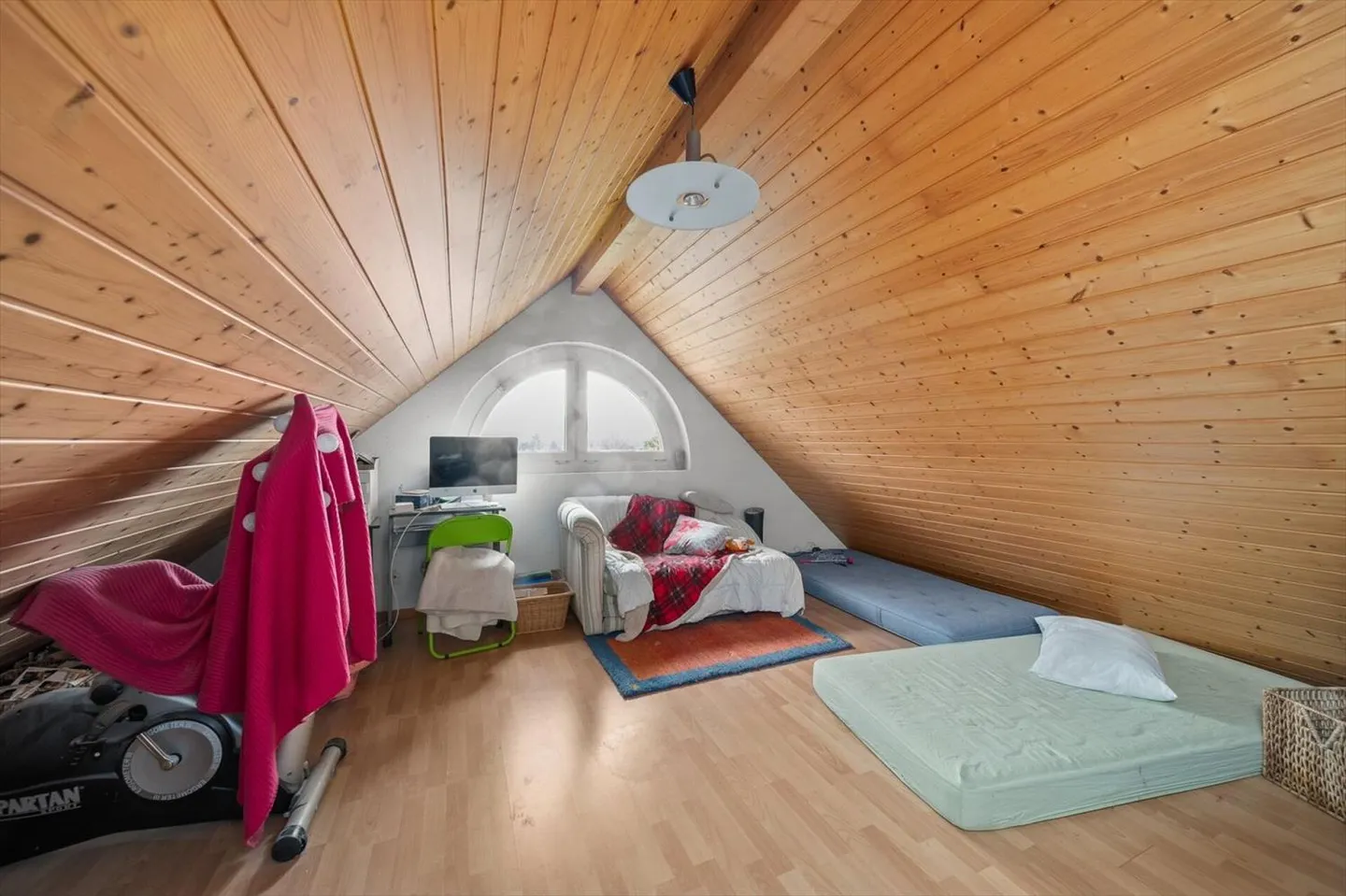Großzügige und schöne Villa in gutem Zustand mit einer begehrten Lage - Foto 10 von 13