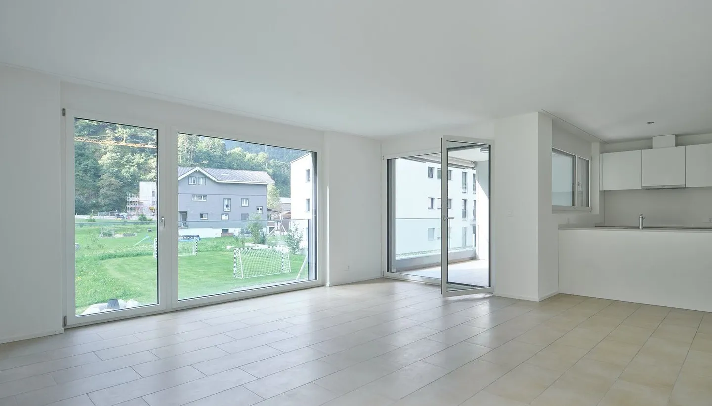 Helle 3 1/2-Zimmerwohnung im schönen Urnerland - Foto 3 von 14