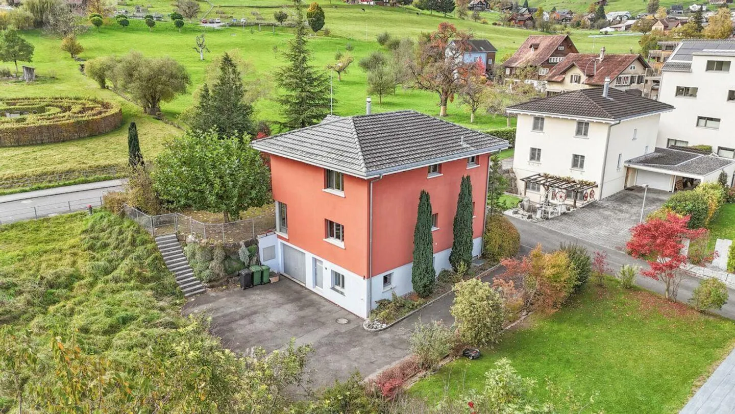 5.5 Zimmer-Einfamilienhaus mit 1 Zimmer-Studio an Top Lage im Grünen - Foto 11 di 13
