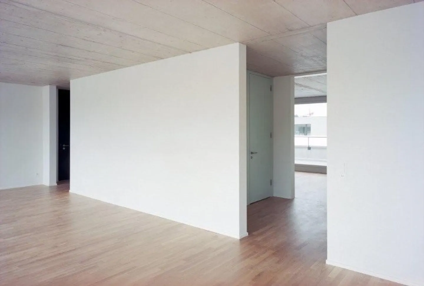 Appartement moderne avec terrasses - Photo 3 sur 10