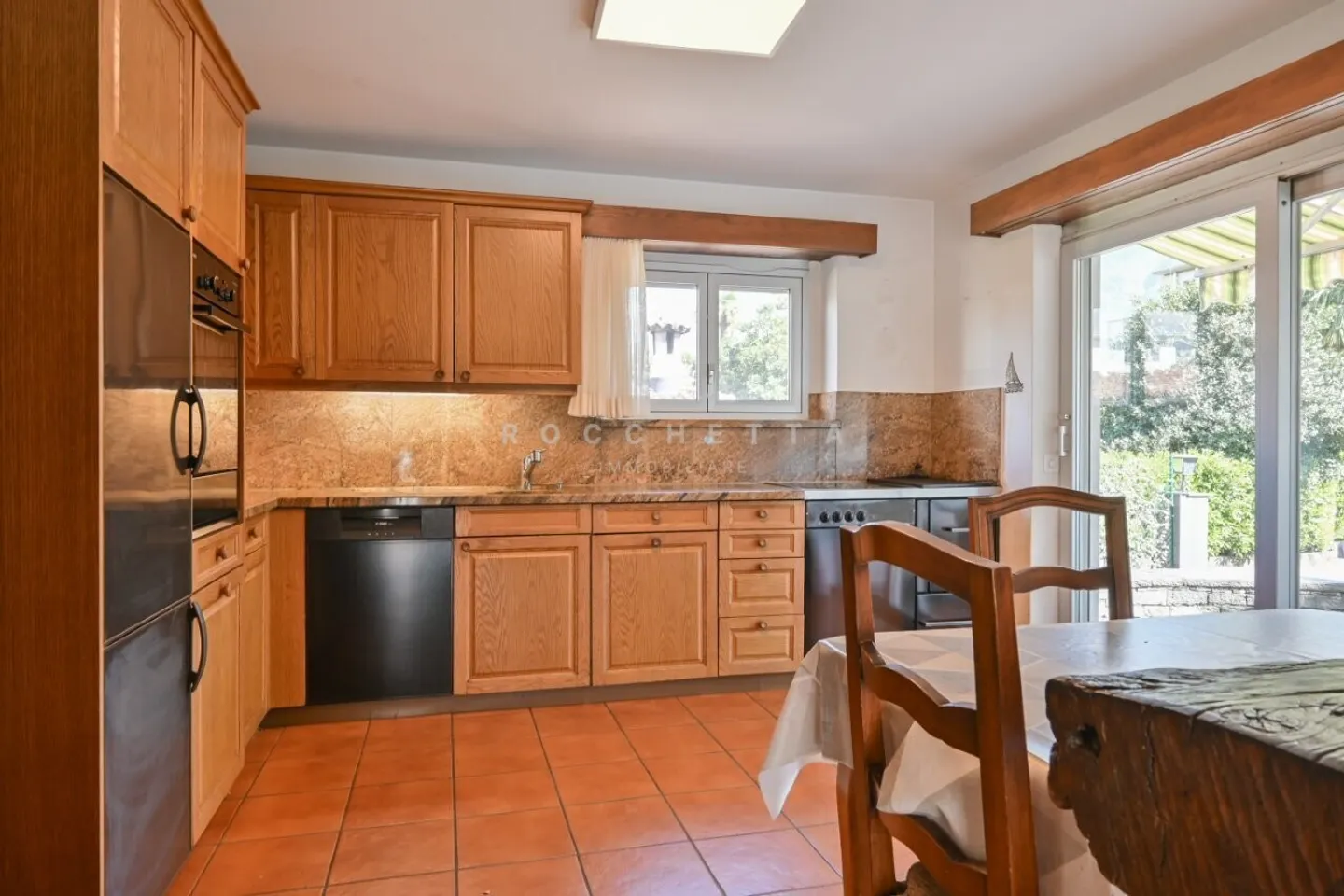Mittelmeer-Villa mit Potenzial in begehrter und sehr ruhiger Lage - Foto 8 von 11