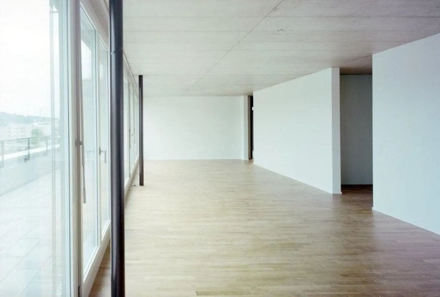 Appartement moderne avec terrasses - Photo 4 sur 10