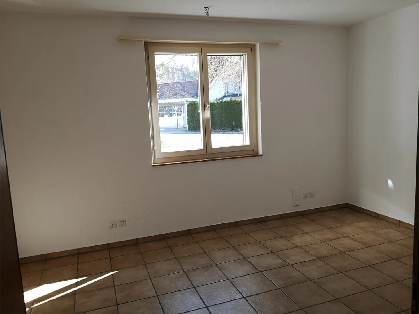 Bel et moderne appartement de 3 pièces dans la verdure avec grande terrasse de jardin - Photo 5 sur 6