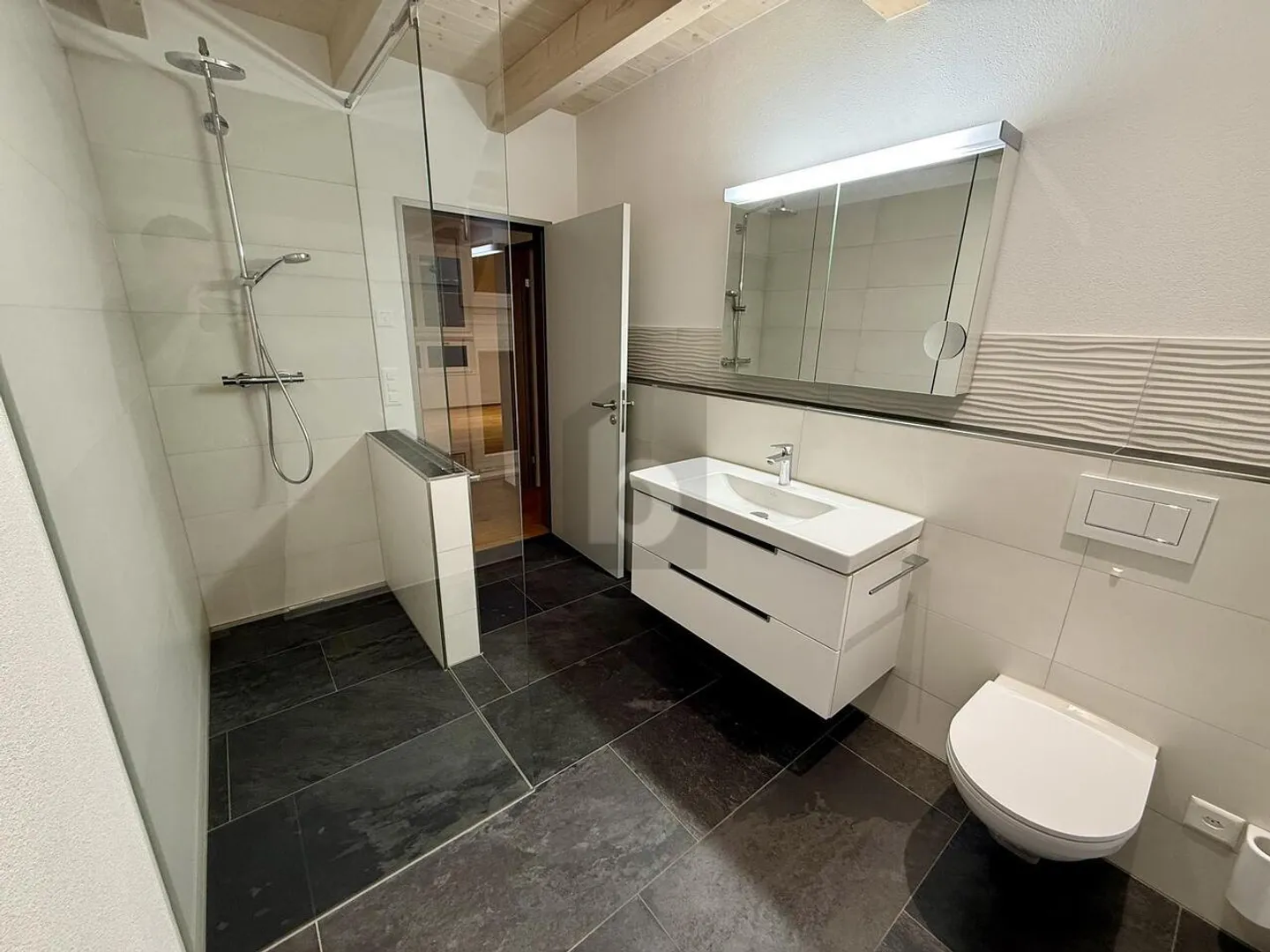 STILVOLLE HOLZAKZENTE FÜR IHR WOHLFÜHL-ZUHAUSE - Foto 3 von 6