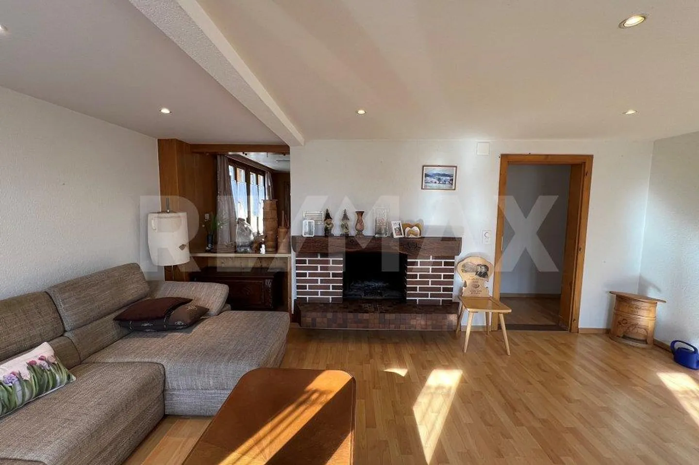 Between village life and entrepreneurial spirit - a home for all plans - Photo 4 of 13