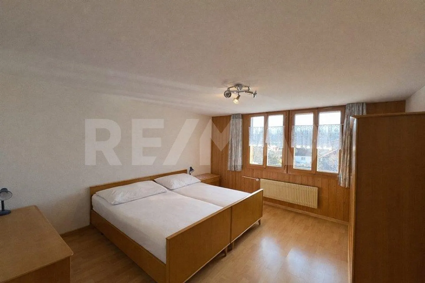 Between village life and entrepreneurial spirit - a home for all plans - Photo 5 of 13