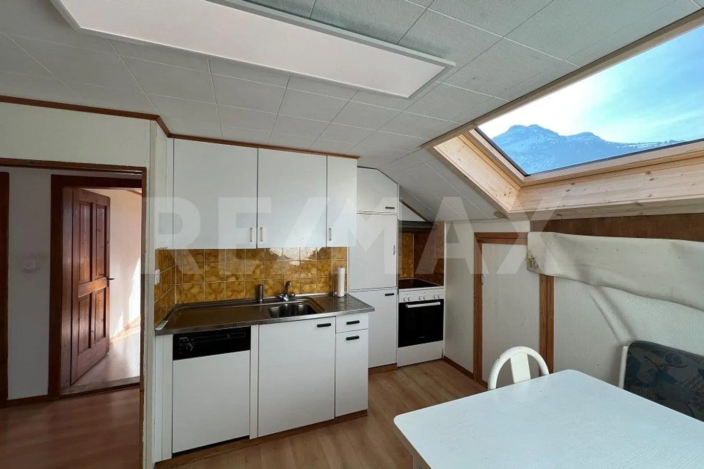 Between village life and entrepreneurial spirit - a home for all plans - Photo 11 of 13