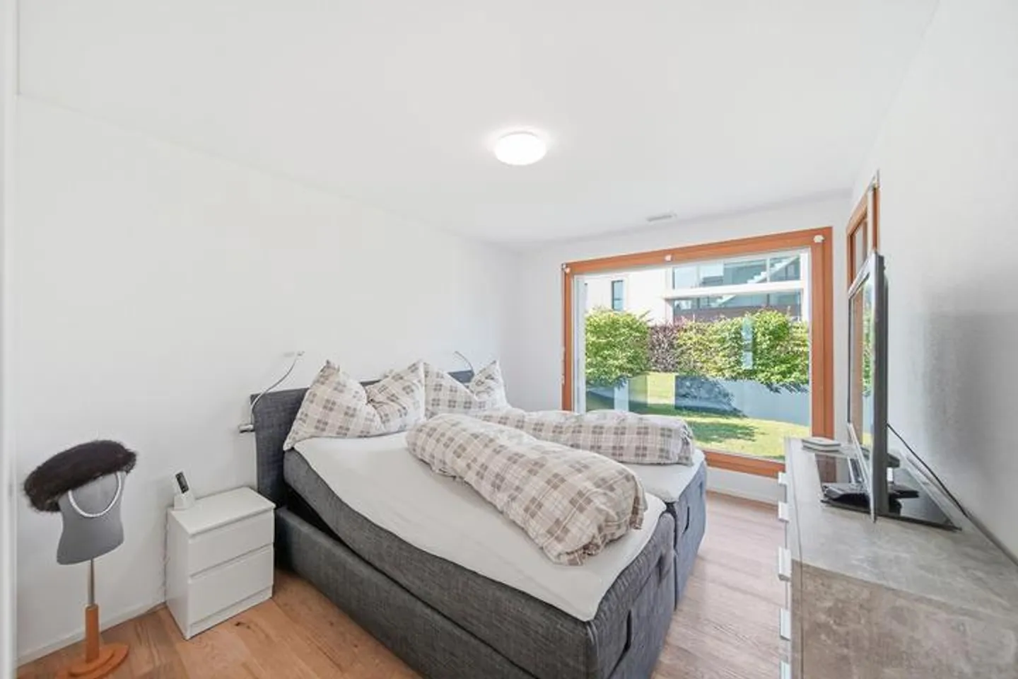 APPARTAMENTO CON GIARDINO DI 2.5 LOCALI SU 85 M² - ARCHITETTURA ULTRA MODERNA - Foto 4 di 8