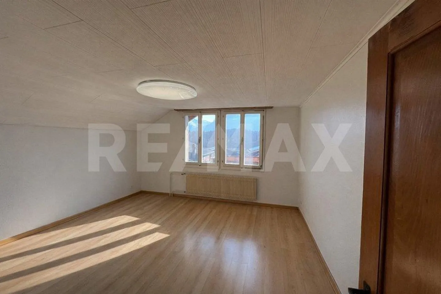 Between village life and entrepreneurial spirit - a home for all plans - Photo 12 of 13